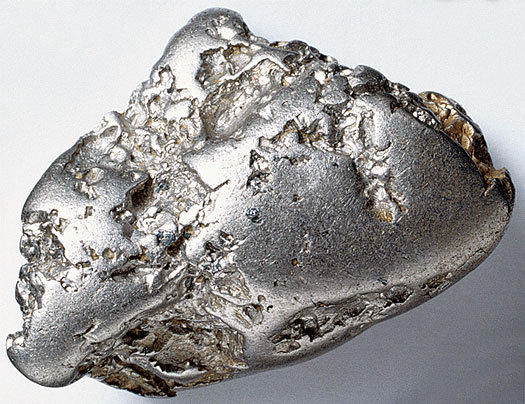 Platinum prices may rise in 2013 due to of tight supplies