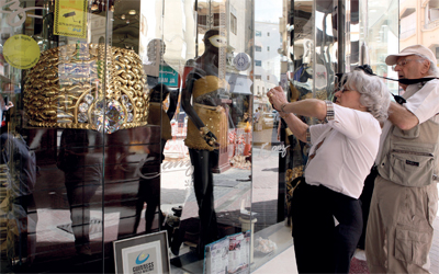 Dubai gold souk displays biggest gold ring in the world