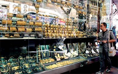 Gold Rate Loses 11 dirhams In Two Weeks For Gram And Sales Rise 20%