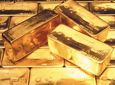 Gold falls amid concern of Spain crisis
