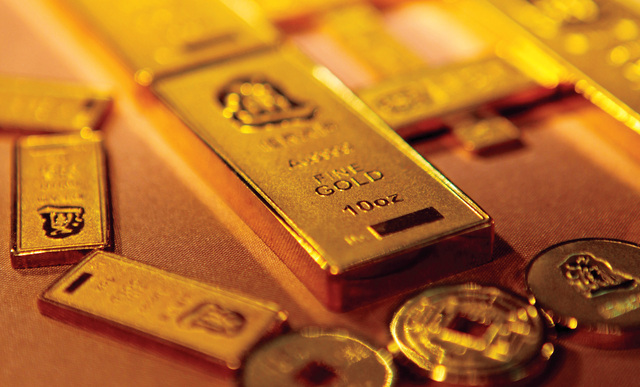 Gold is trading in a narrow range in quiet trade
