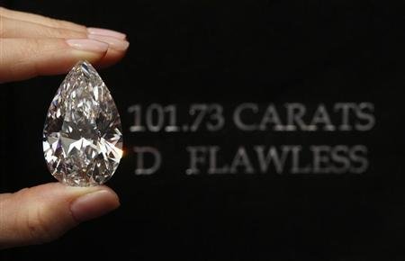 Christie’s auction house: A huge diamond bring $ 27 million in one of Geneva auctions