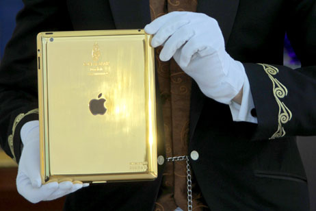 Dubai's Most Luxurious Hotel Is Giving Guests 24-Carat Gold iPads