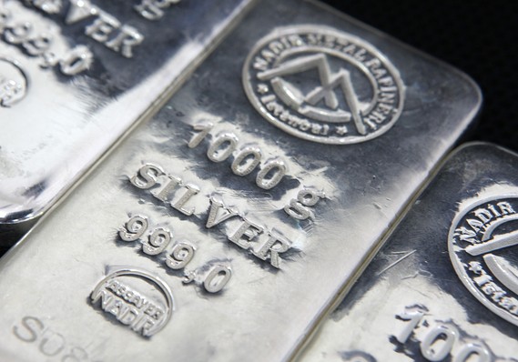 Silver near third weekly loss in a row