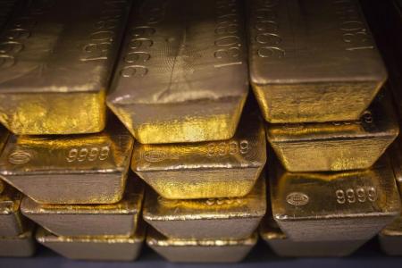Gold jumps in thin trade However expectations bleak