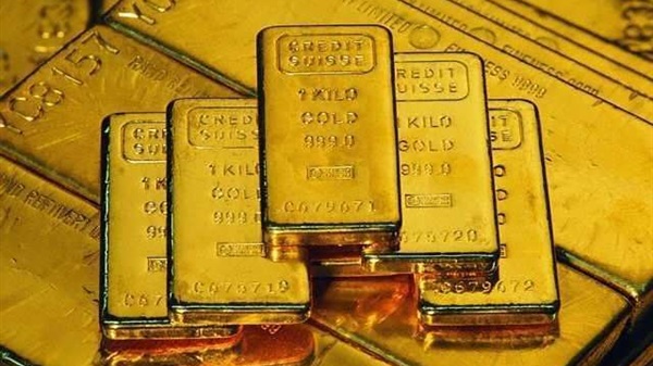 “Emirates Islamic” offers customers options to invest in gold