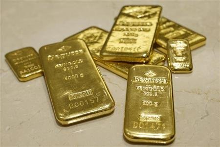 Gold falls from the highest level in nearly three weeks due to profit-taking
