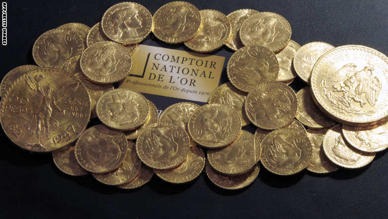 Gold rises with retail sales data in America