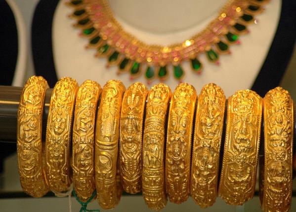 Gold Demand  falls to its lowest level in six years during the second quarter