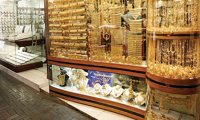 Dubai gold prices surpassed, buy 22k at Dh140